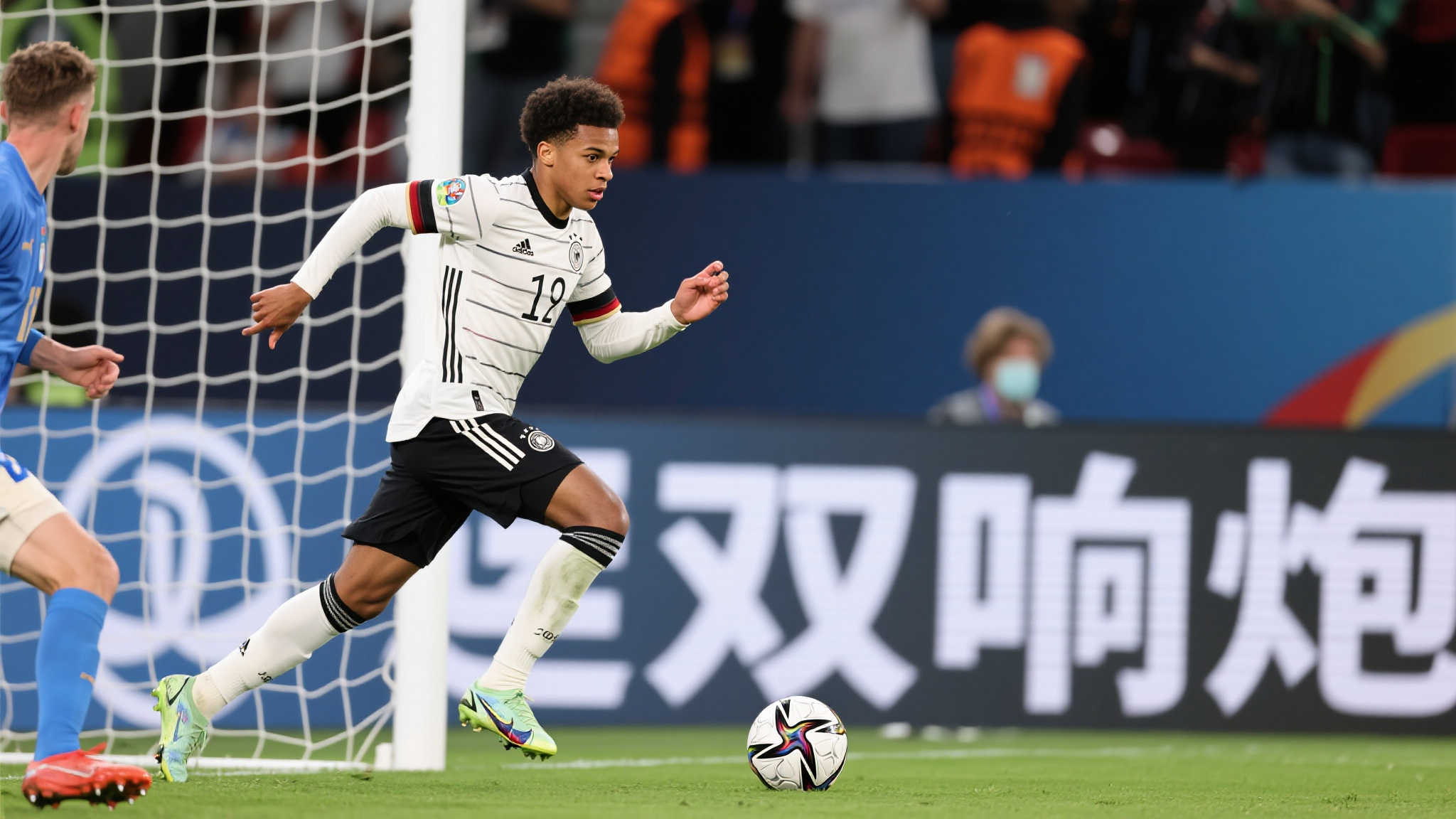 作为一名年仅20岁的德国国脚，穆西亚拉不仅拥有出色